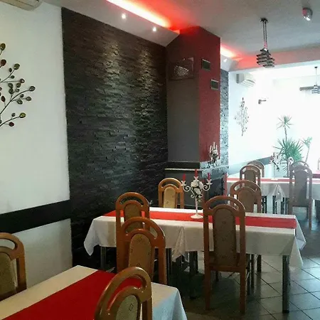 Guest house Pensiunea Evelyn Girleni